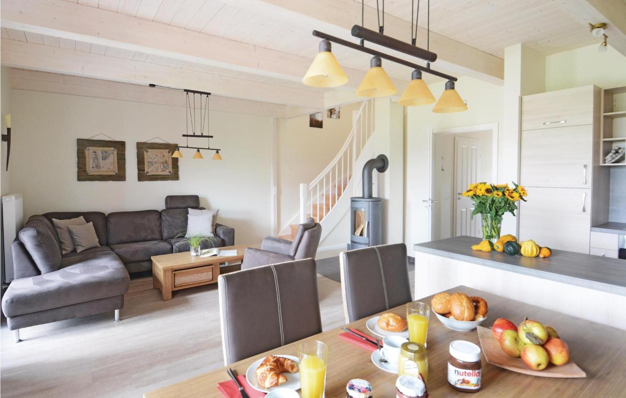 Gorgeous Home In Dagebuell With Kitchen エクステリア 写真
